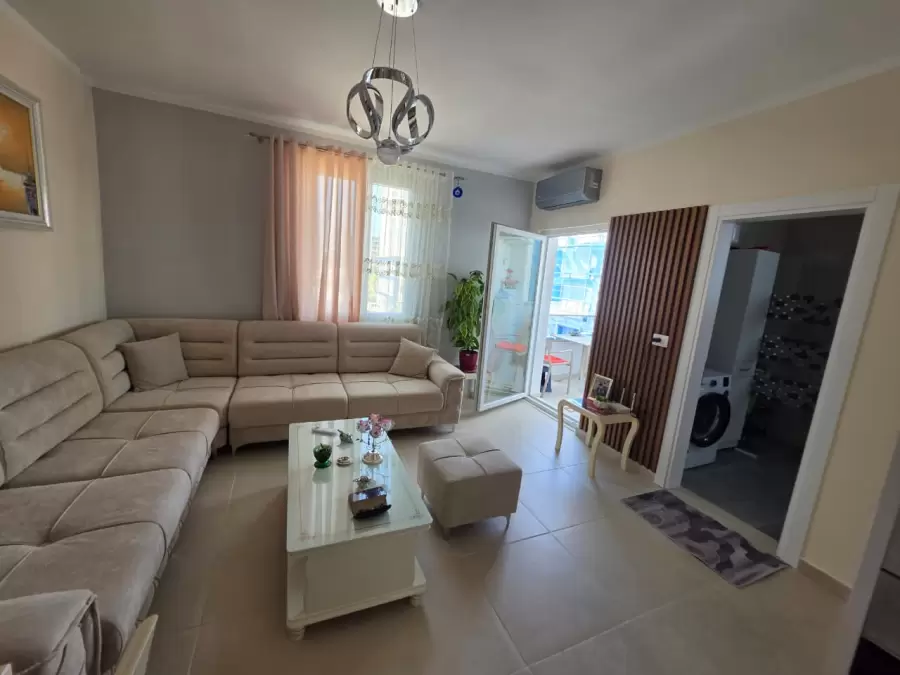 🏡 Shitet Apartament 1+1 në Plazhin e Golemit!