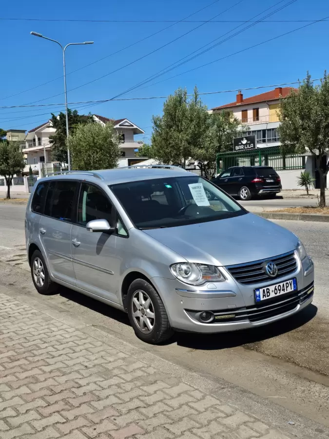 Shitet Volkswagen Touran 2007 220000km