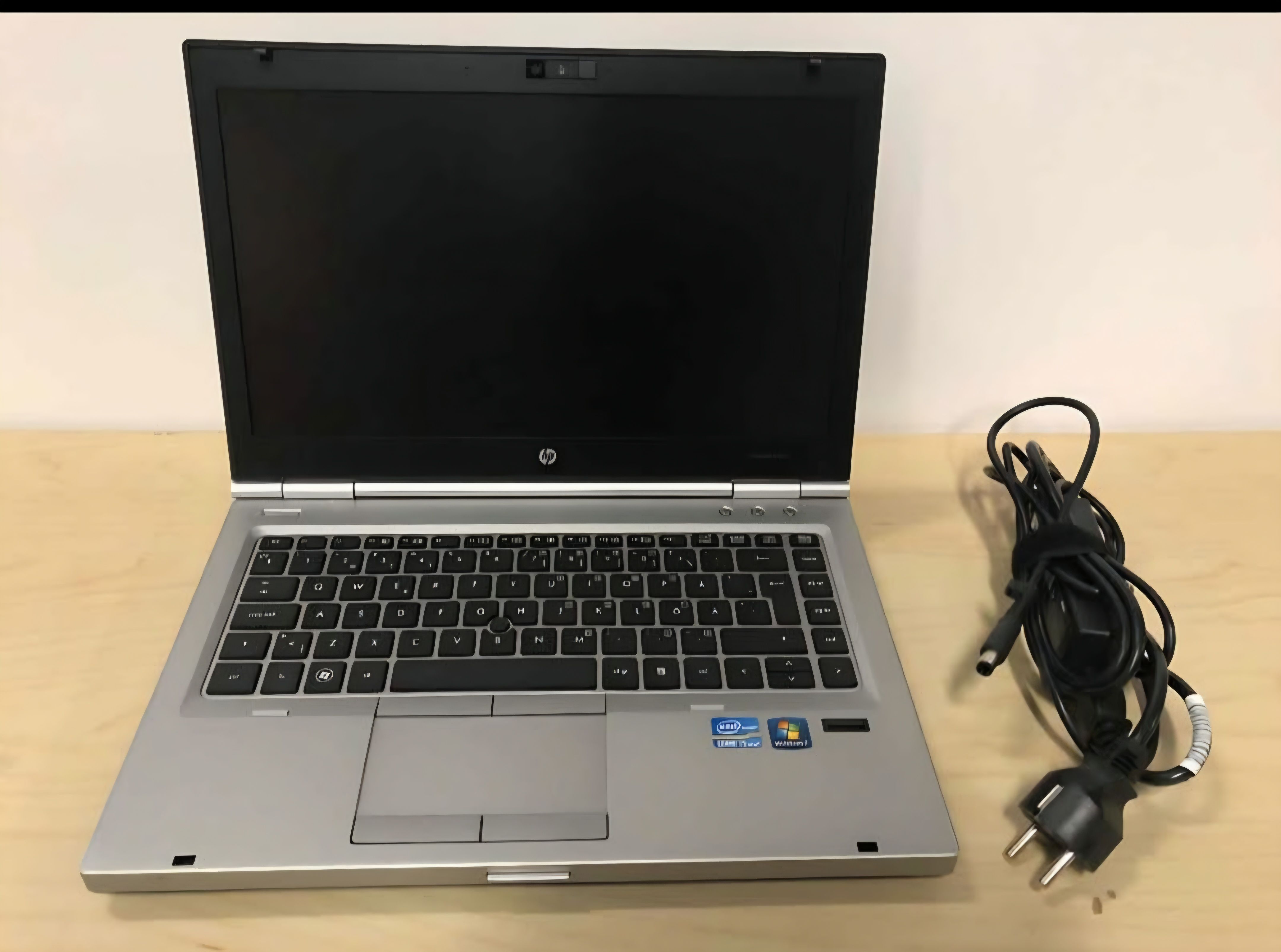 Laptop HP EliteBook Core i5 + Lojra
