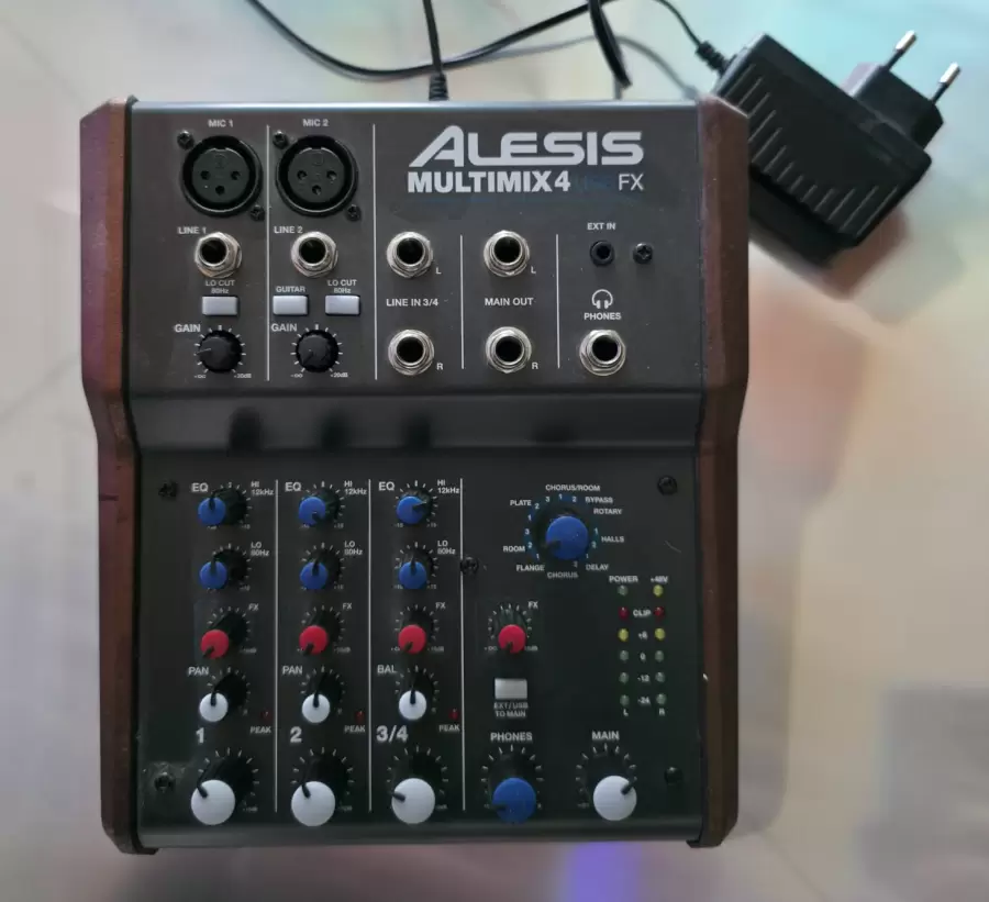 Alesis MultiMix 4 FX - Mikser Audio