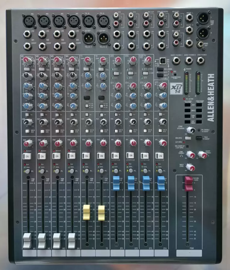 Mixer Audio Allen & Heath ZED 14 Professional