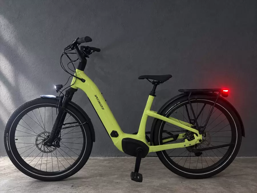 Biçikleta Elektrike Neon Giallo me Dritat LED